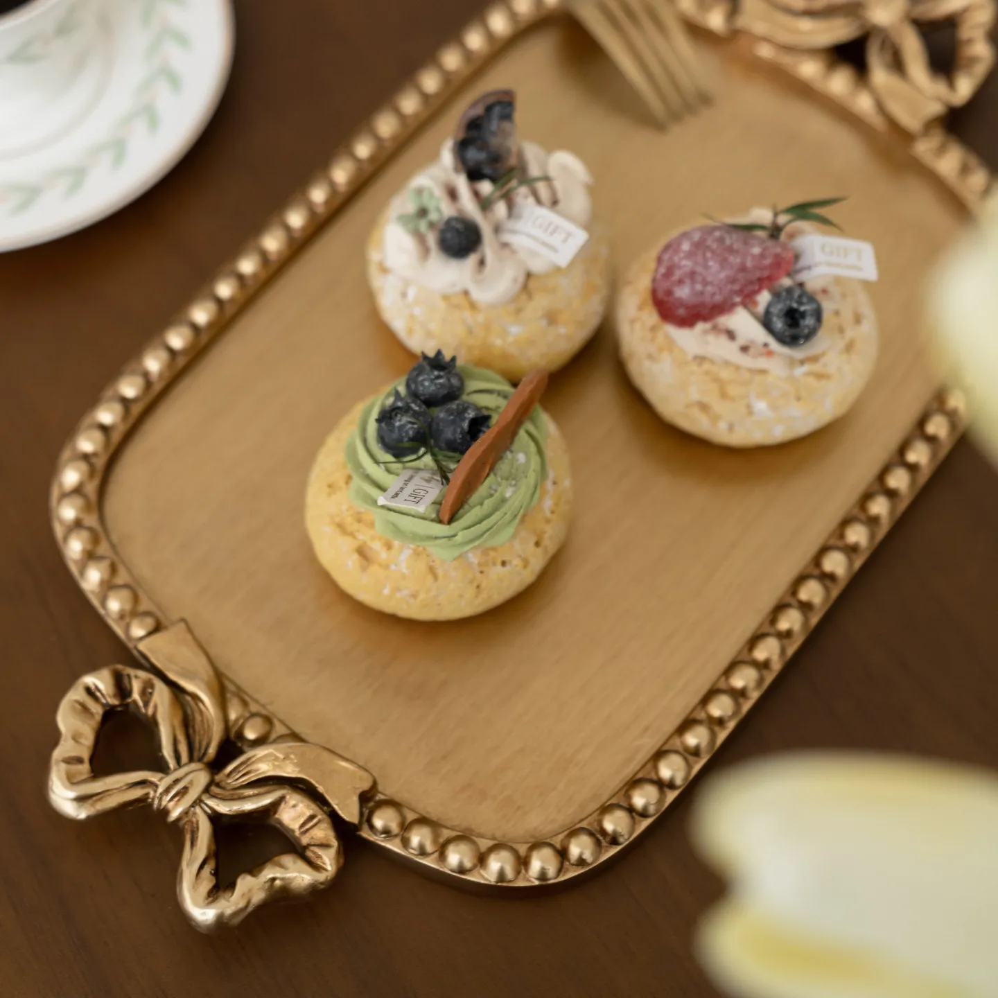 For Retro European gold jewelry storage tray Antique bow handle aromatherapy tray Bead edge decorative tray