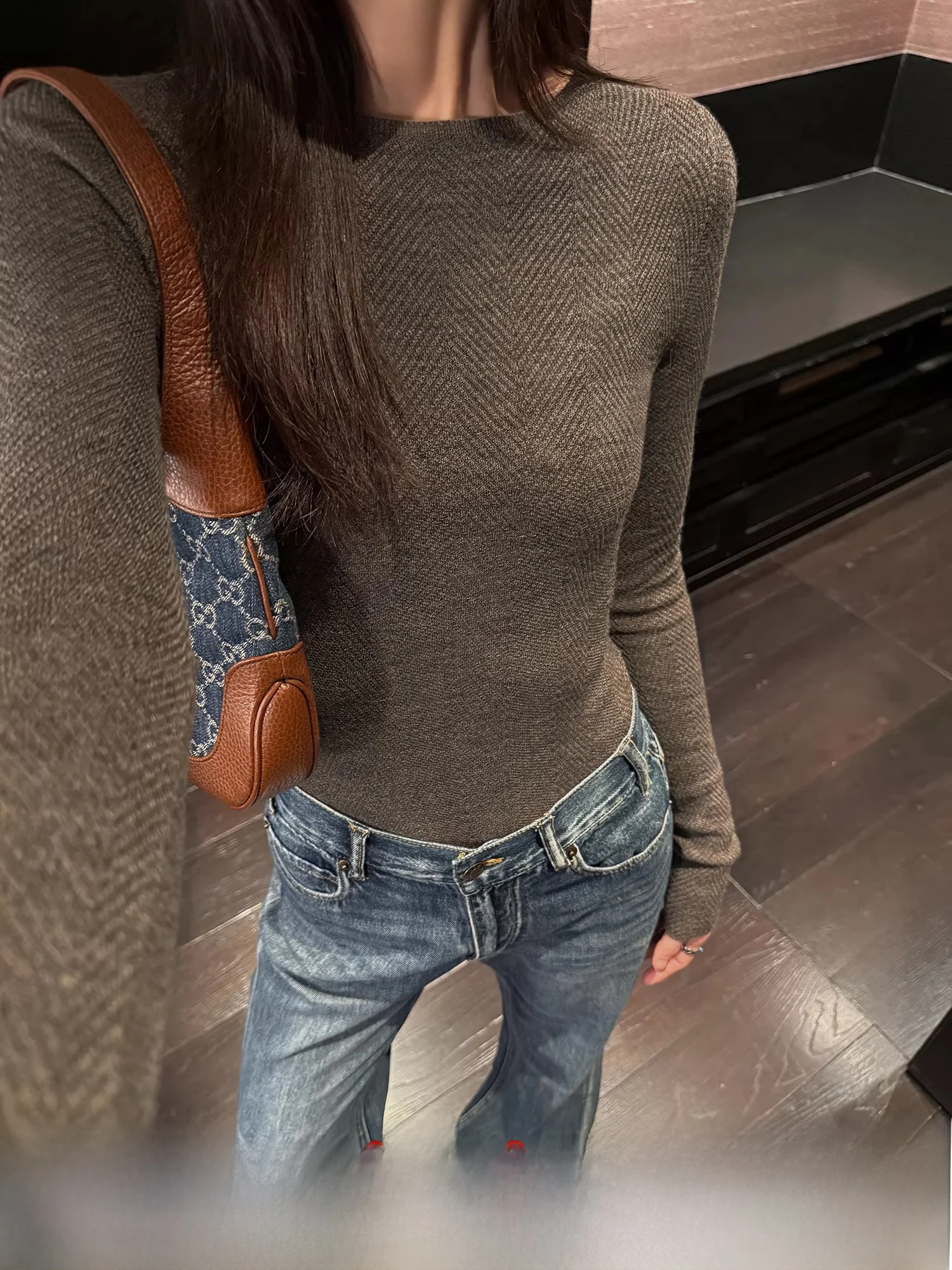 

Вязаное шерстяное платье-комбинация Yang Xiaoye для женщин: повседневное, с длинным рукавом, из мягкой шерстяной пряжи, с волнообразным узором