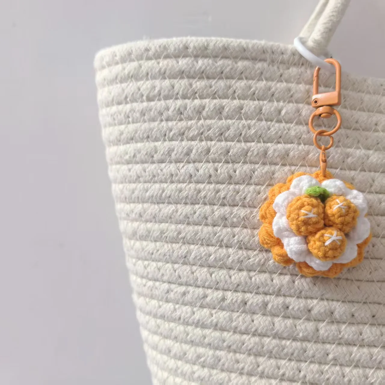Niedlicher Gehäkelter Fruchtkuchen-Anhänger, Kreativer Handgemachter Mini-Kuchen-Schlüsselanhänger, Lieblicher Rucksack-Anhänger – Detail 4
