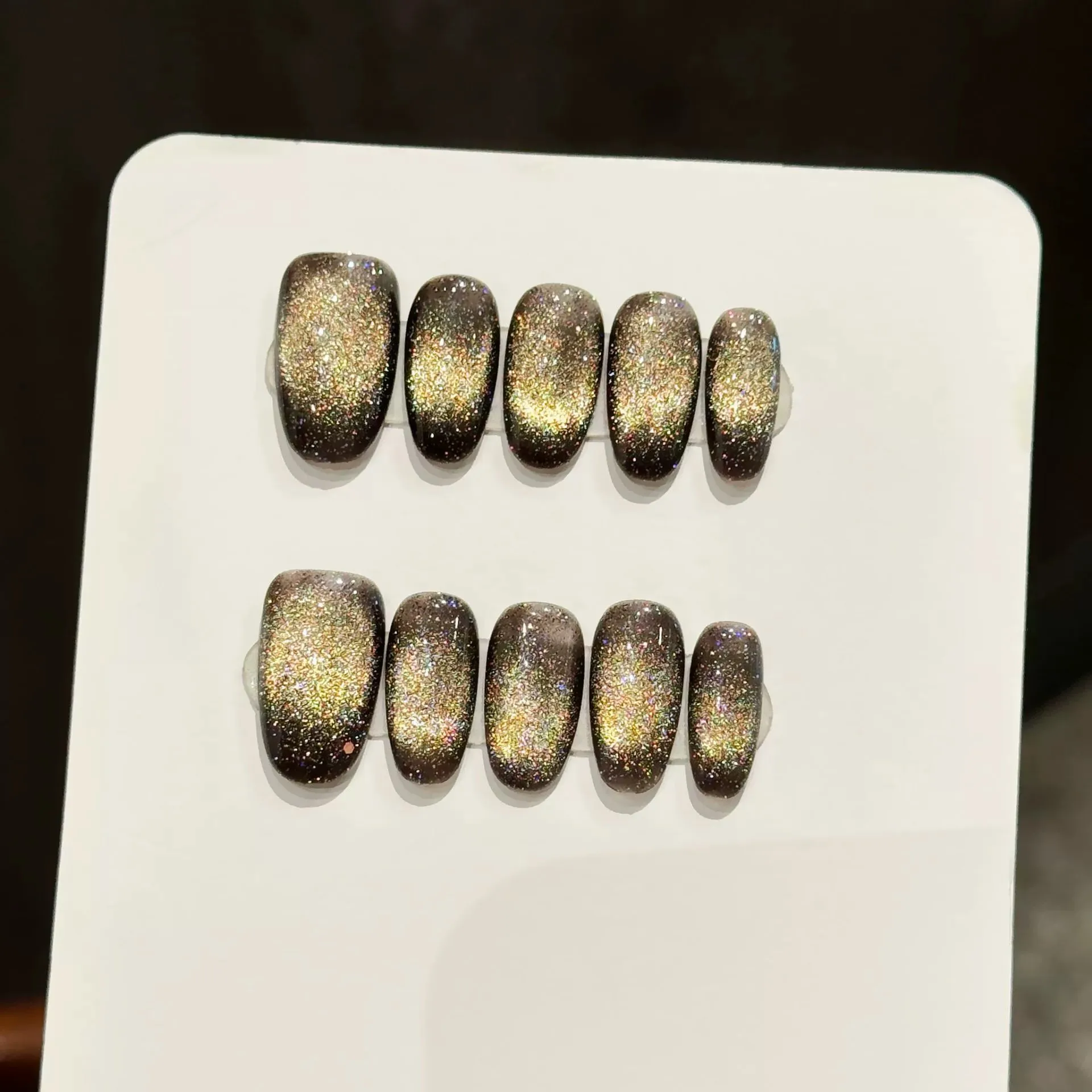 10 stücke Herbst Handgemachte Presse Auf Nägel Goldbraun Katzenauge Gefälschte Nagel Tipps Tragbare Glitter Maillard Schwarz Falsche nägel Mandel