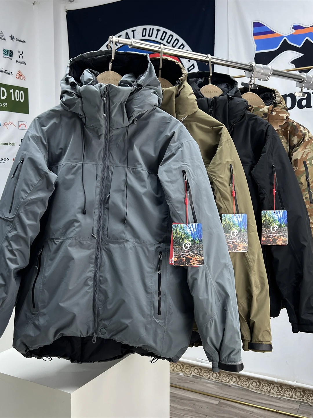 

Мужская пуховая куртка для активного отдыха, ветрозащитная, водонепроницаемая, для катания на лыжах и повседневной носки, модная, городская, из полиэстера, стандартный крой