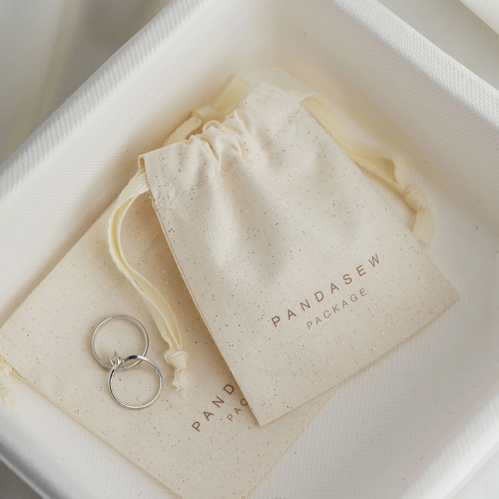 

100Pcs Personalized Cotton Jewelry Drawstring Pouch Bags Custom Logo Jewelry Pendant Packaging Bag Wedding Favors Party Supplies