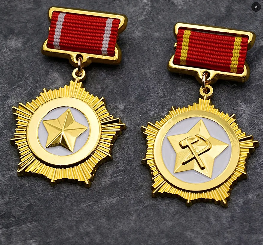 CCCP USSR Hammer & Sickle Metal Badge, Golden Five-pointed Star Commemorative Medal, Souvenir Collectible Clothing Lapel Pins