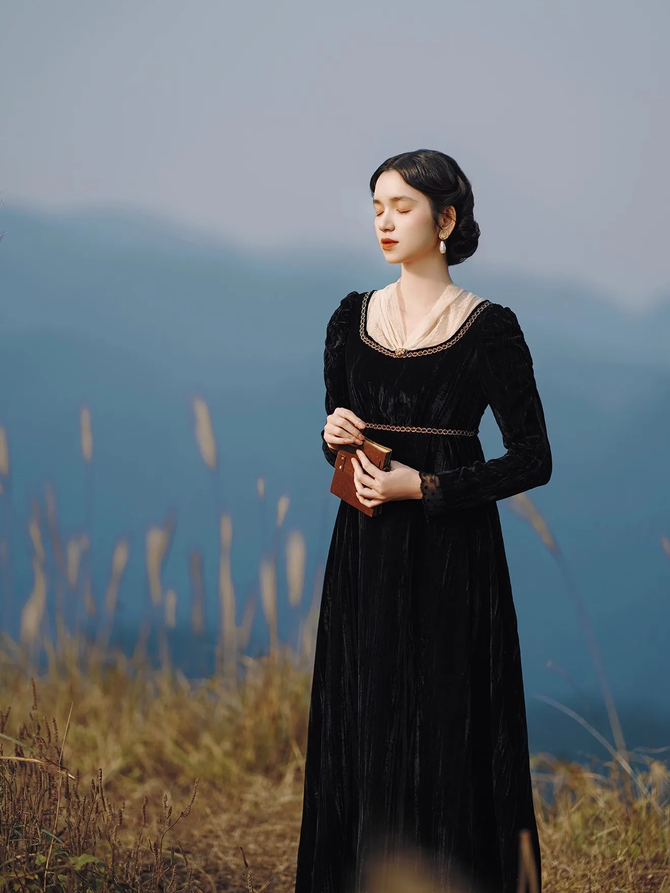 TIYIHAILEY terciopelo primavera otoño mujer vestido negro manga larga largo Maxi señoras S-XL Vintage cintura alta 2025 Patchwork cuello en V