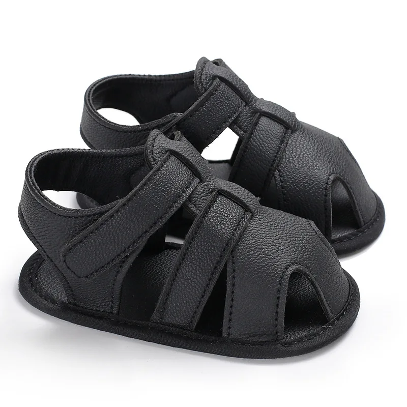 Yibubu sepatu bayi hitam sandal berongga desain berongga sederhana dan bergaya sol lembut dalam ruangan sepatu balita musim panas sandal