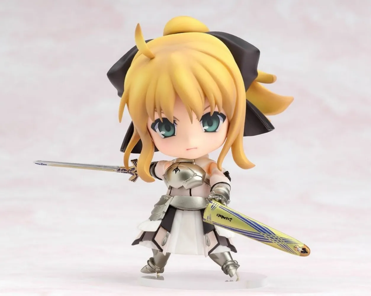 

Original GSC 077 Saber Lily Fate/unlimited codes Action Figure Genuine Anime Model Statue Toy