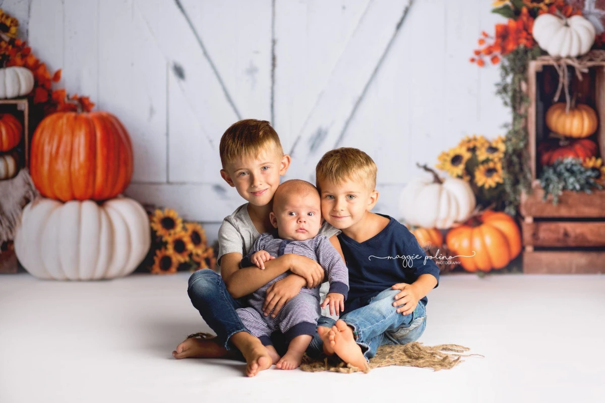 Autumn Barn Door Backdrops Pumpkin Decors Child Adult Photography Photocall Baby Kids Wreath Fall Farm Background