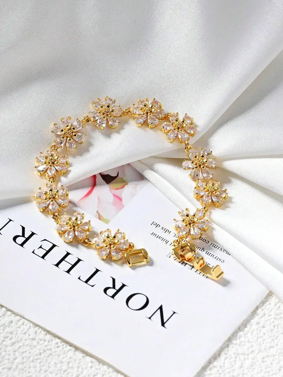 

Floral Crystal Bracelet With Gold Tone Alloy Chain For Women Elegant Fashion Jewelry