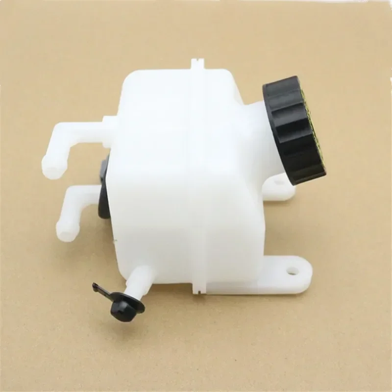 Car Parts A133505110 Brake Fluid Reservoir Without Senor Braking Oil Pot Assembly For Chery Fulwin 2