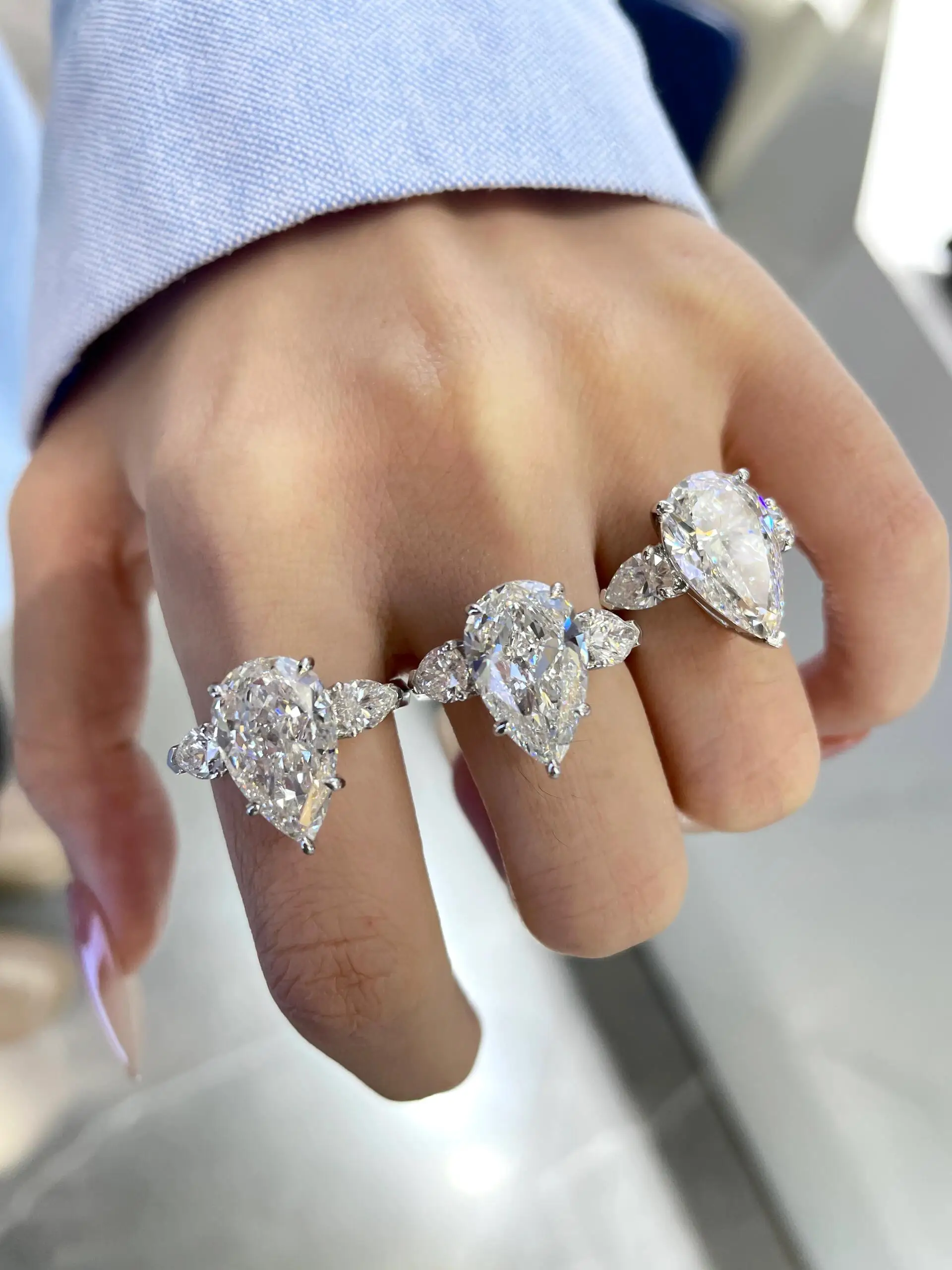 PT950 Platinum Lab-Grown Diamond Waterdrop Three-Stone 6ct E VVS2 Engagement Ring 14K Gold Wedding Ring High-End Custom Jewelry