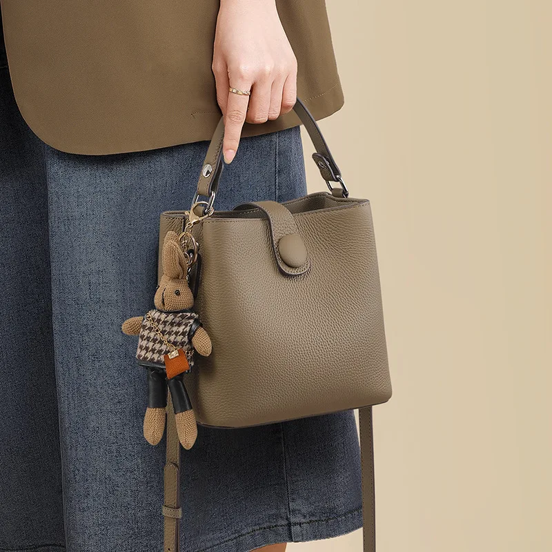 

First Layer Cowhide Women Handbag Crossbody Bag 2026 New Bucket Genuine Leather Luxury Design Small Phone Shoulder Bag
