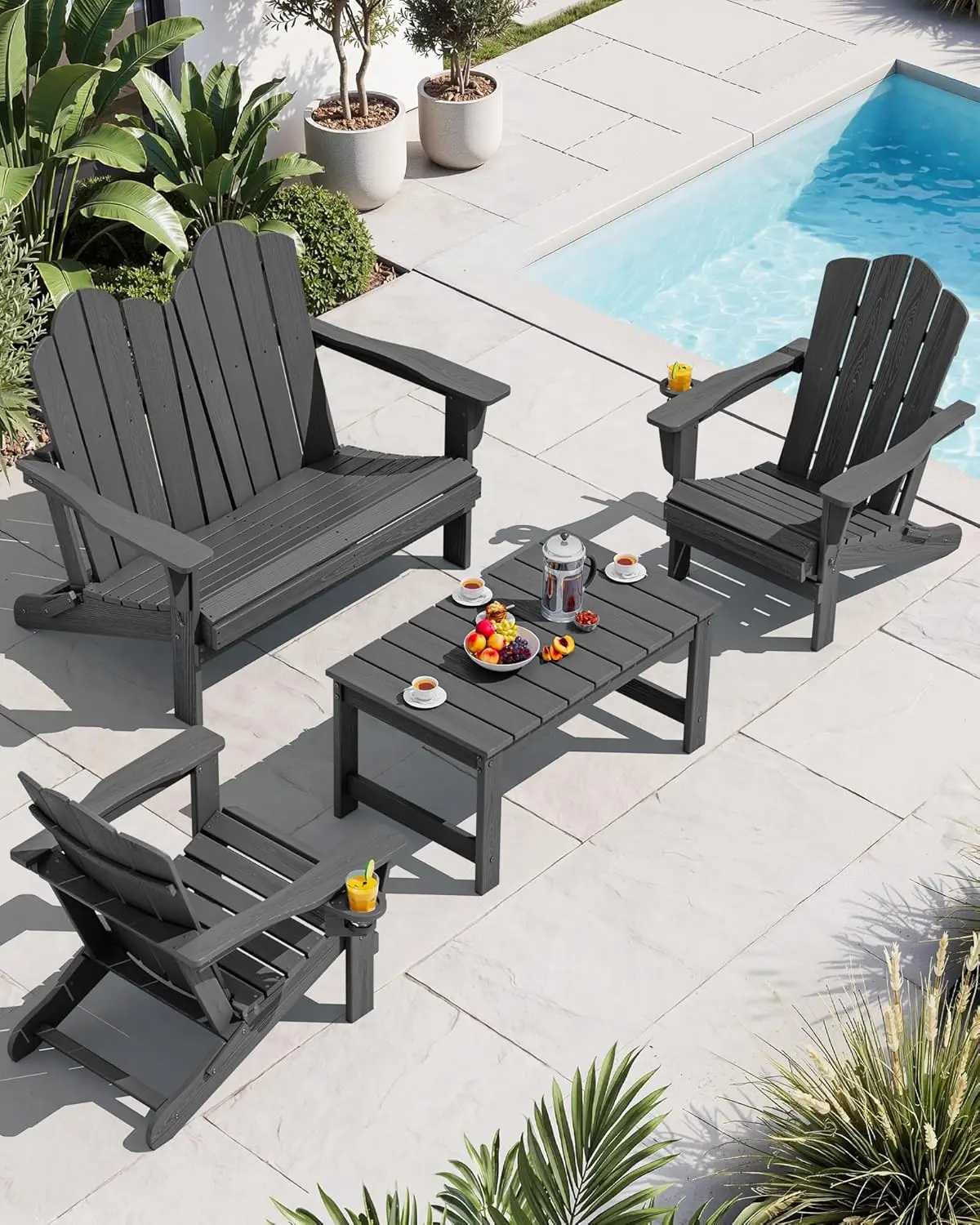 

Комплект садовой мебели Adirondack: 2 кресла Adirondack с подстаканниками, 1 скамья Adirondack и 1 кофейный столик с отверстием для зонта, серый цвет.