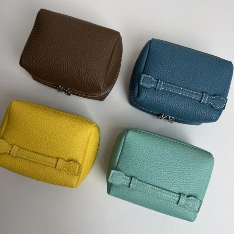 

Leather Body Cosmetic Bag Exquisite Portable Makeup Mini Toilet Bag Premium Wax Line Cowhide Shoulder Storage Bag