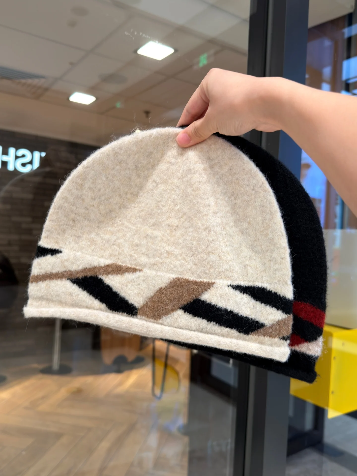 korean-retro-diamond-pattern-color-block-knitted-hat-unisex-autumn-winter-warmth-protection-head-cover-style-versatile-cold-hat