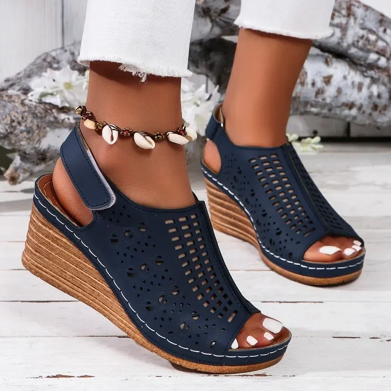 2024 New Summer Women\'s Sandals Fashionable Open Toe Solid Color Large Size Roman Shoes One-line Buckle Women\'s High Heels