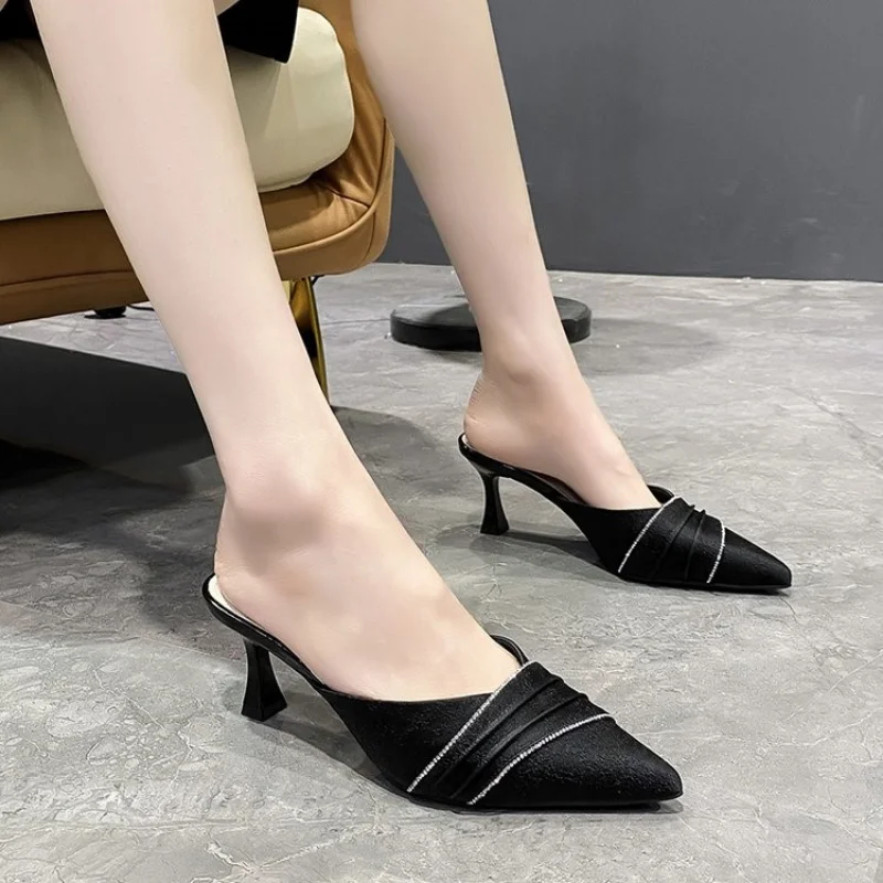 

Baotou Fashion Comfortable Half Slippers Women's New Rhinestone Pointed Thin Heels Wearing Shallow Sandals Outside 2023