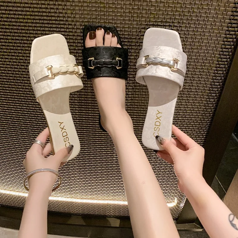 Luxury Summer Slippers for Women Flat Outdoor Trendy Beach Sandals Women's Flip Flops Brand Design Slippers for Women Plus Size image 2
