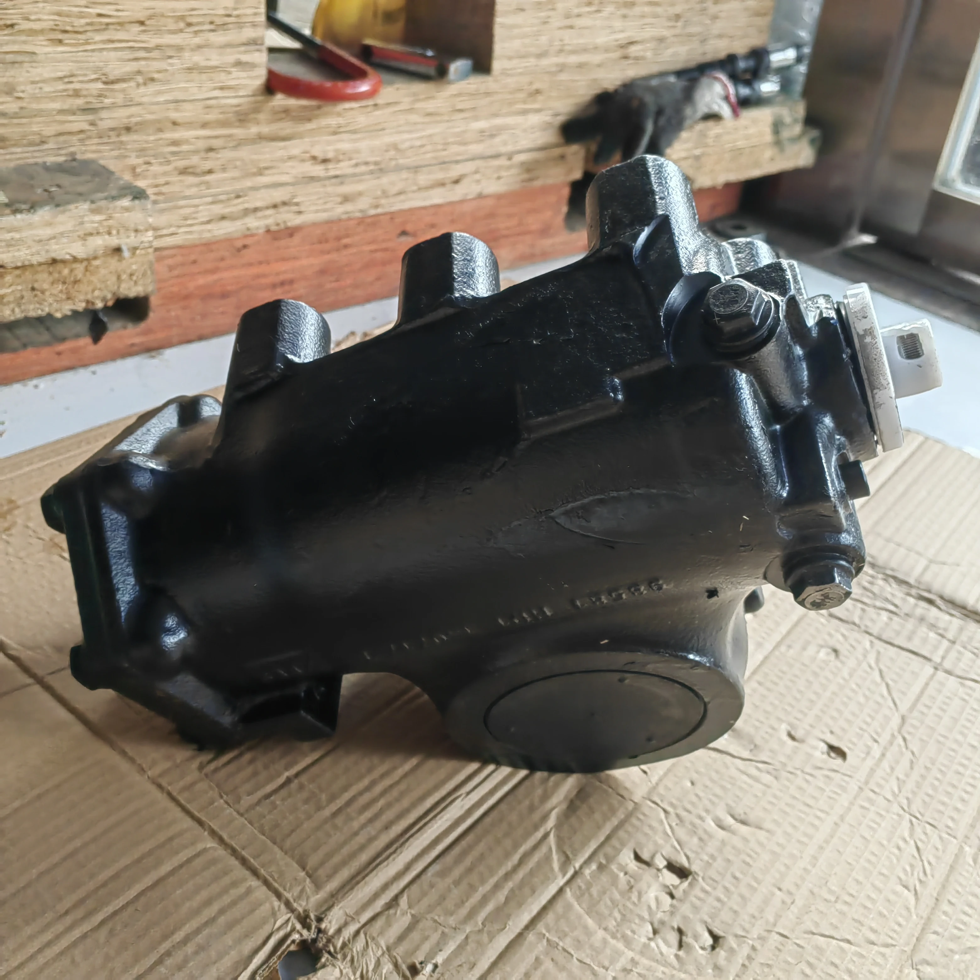 1203HOT New Hydraulic Steering Gear 8098957111 Steering Gear Assembly