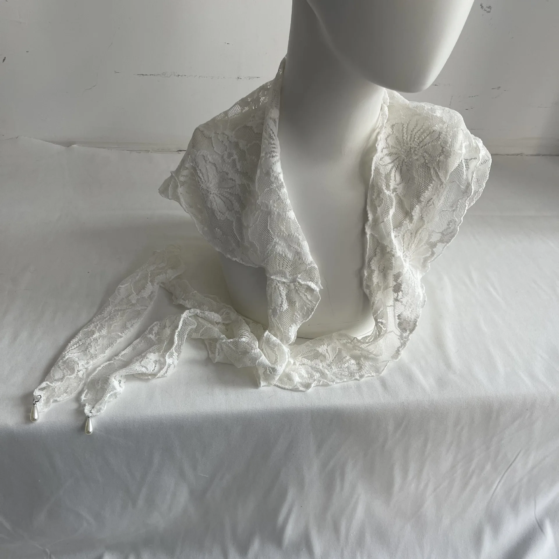 Spring New Girl's Hollow Lace  - đánh giá và giá Women Accessories Photos