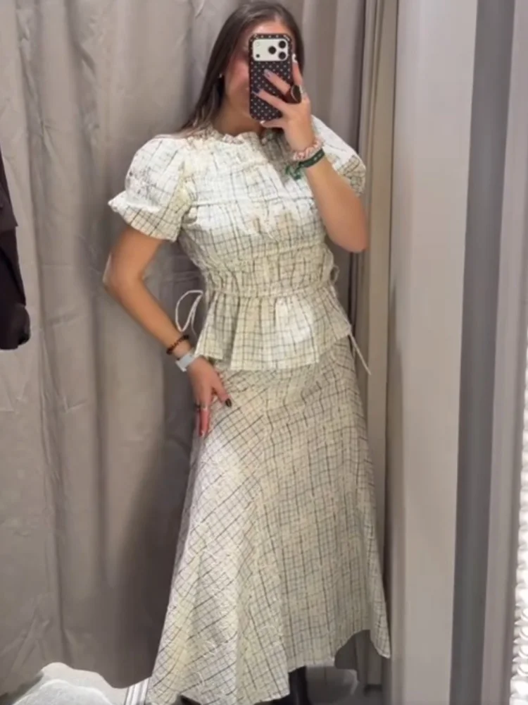 

HH Woman Spring Fashion O-Neck Short Sleeve Plaid Embroidered Bow Tops+A-line Side Zipper Pleated Midi Skirt Casual 2 Piece Set