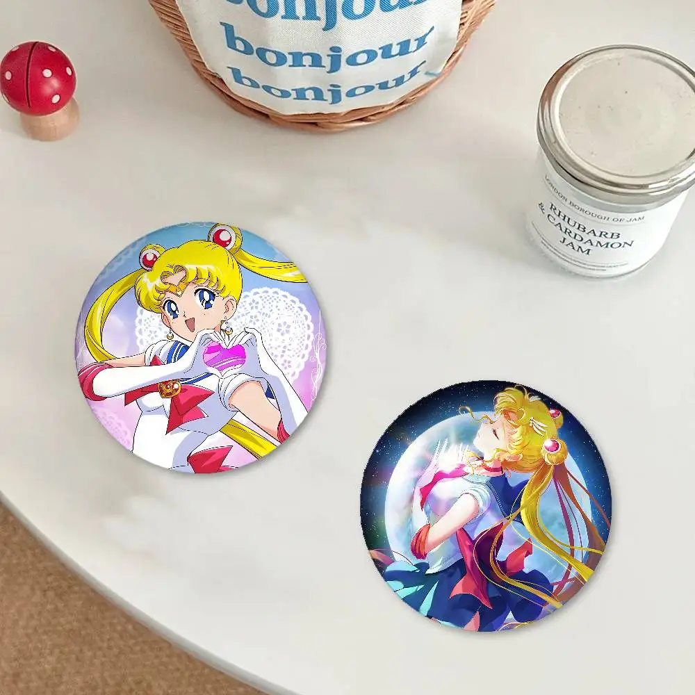 Y-SailorS Moon Exquisite Tinplate Brooches Sleek Badge Lapel Pins For Bag Accessories Practical Souvenir Gifts
