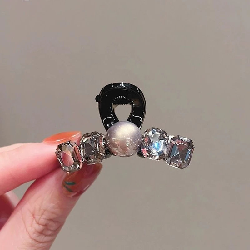 1Pc Pearl Fashion Small Hair Claw for Women Hair Clip Girl Black Hairclip Elegant Mini Hairpin Hair Styling Accessories Headwear