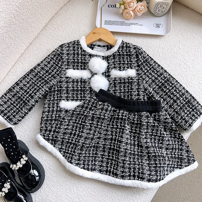 

Girls' New Winter Fashion Stylish Plaid Quilted Jacket and Short Skirt Two-Piece Set