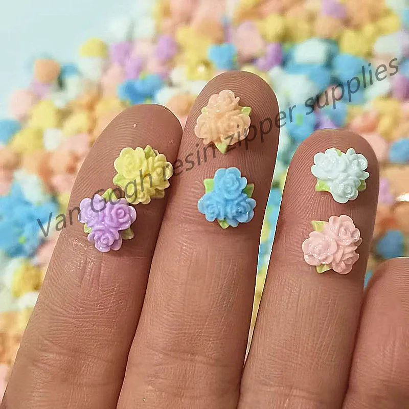 50 Stück gemischte Mini-Blumen und -Blätter aus Kunstharz, bunt, für Nagelkunst, flache Rückseite, Steinapplikationen, DIY-Charms, Scrapbook-Deko, Bastelbedarf