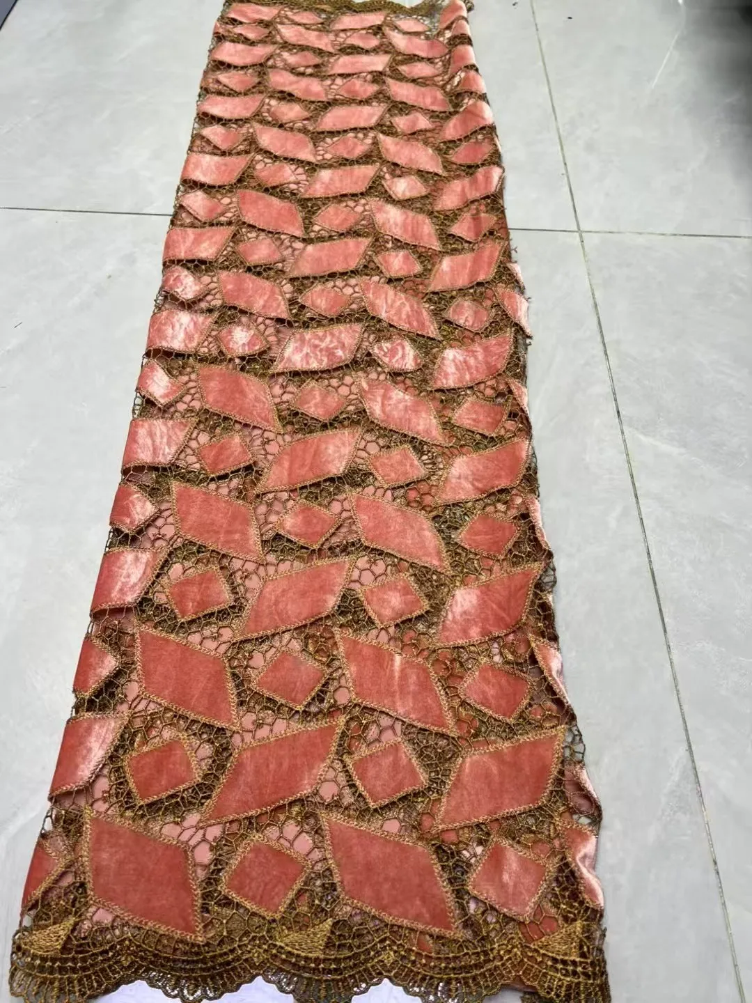 

Nigerian Velvet Lace Fabric High Quality 5 Yards Sequins African Lace Fabric Nigerian Lace for Women Wedding Dress Sewing