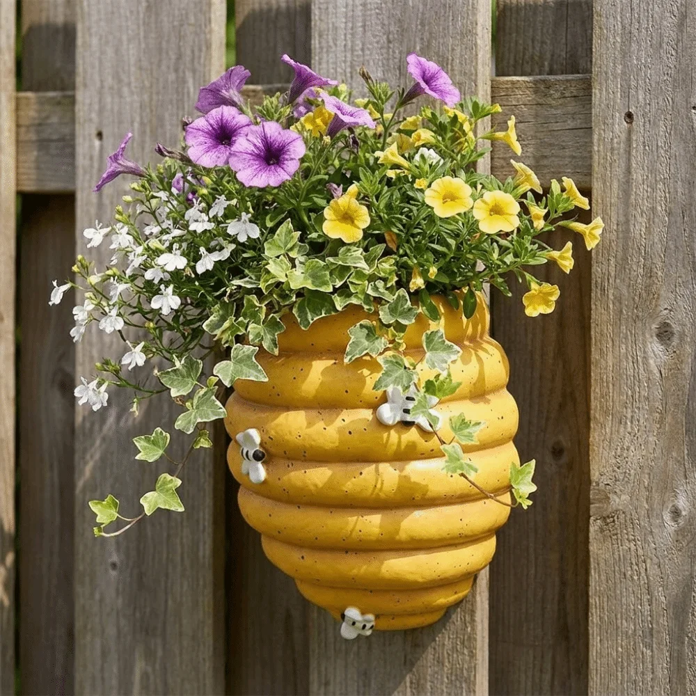 مزهرية معلقة على الحائط بتصميم - مراجعة Vertical Wall Planter وسعره