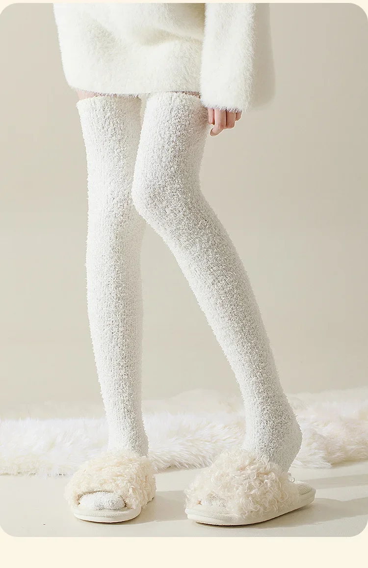 冬用暖かいコーラルフリースオーバーニーハイソックス 女性用 プラッシュホームスリープフロアロングストッキング 通気性あり