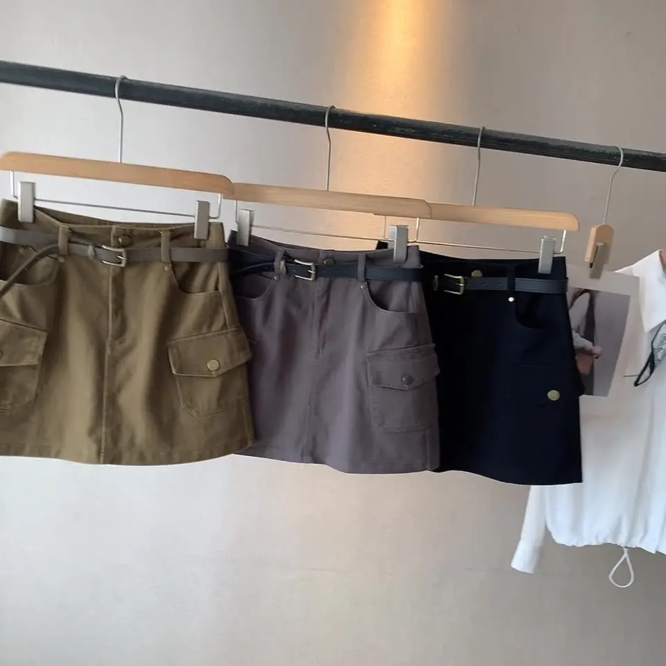 

Версия в корейском стиле, рабочая одежда с высокой талией и двойными карманами, модная универсальная повседневная короткая юбка, новинка 2023 года, женская одежда