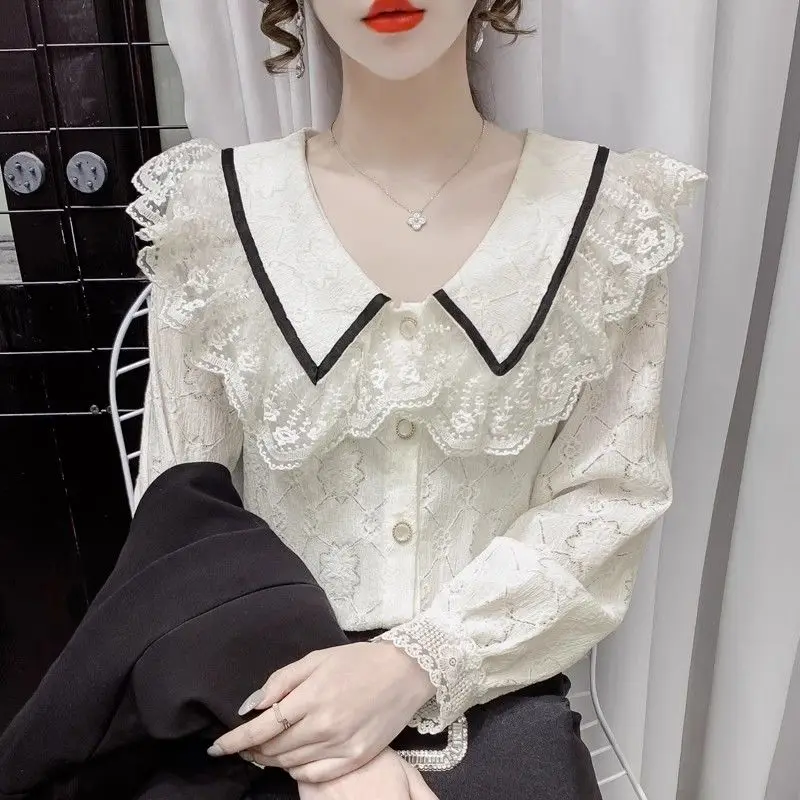 Doll Collar Lace Bottom Shirt for Women in Early Autumn 2024 Fashionable and Stylish Long Sleeved Versatile Top