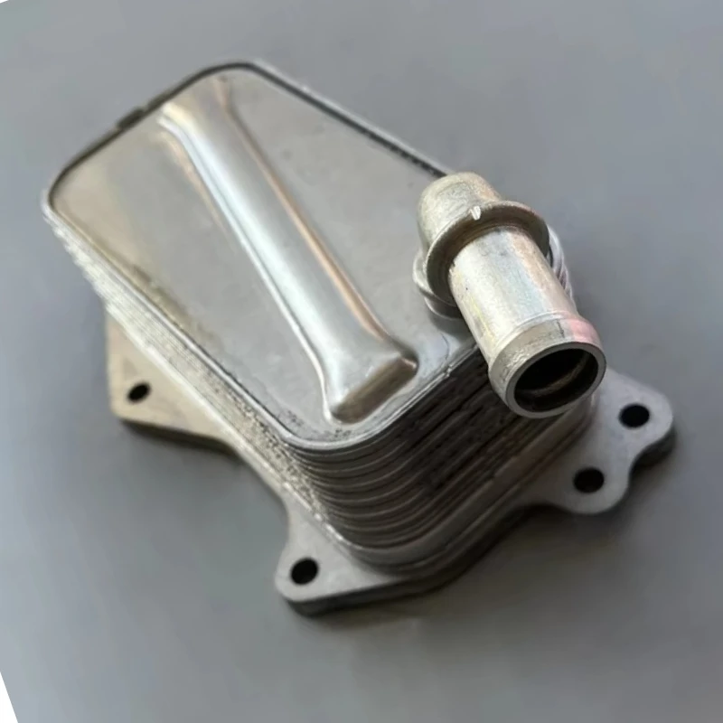 

High Quality 04893770AD Engine Oil Cooler for Jeep Grand Commander Cherokee 2.0T 2019-2023 04893770AC 4893770AD 4893770AC
