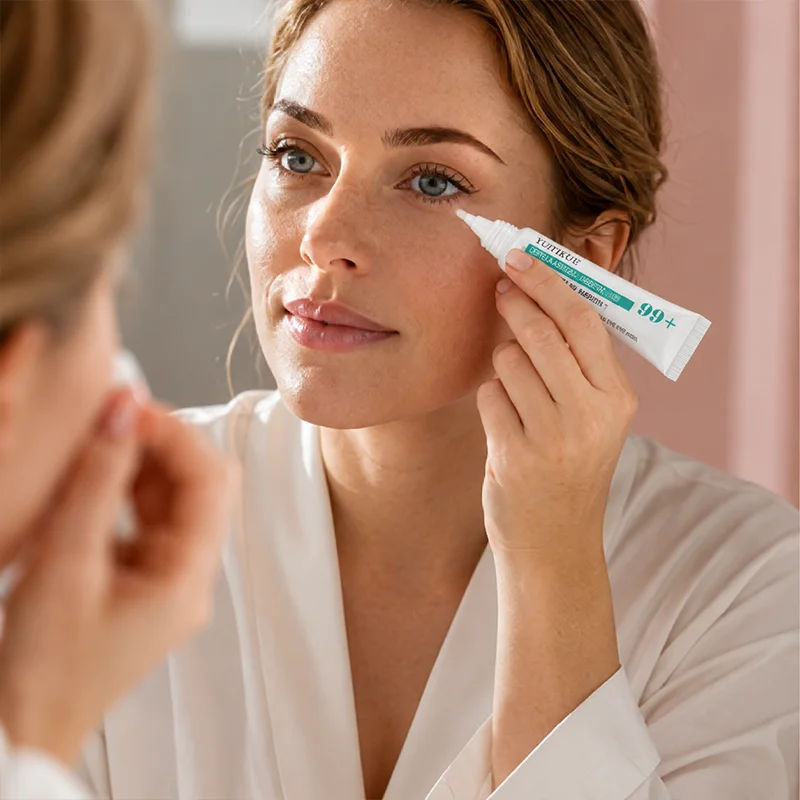 Crema Contorno de Ojos con Centella Asiática y Arbutina, Sérum Hidratante e Iluminador, Equilibra el Tono de la Piel, Revitaliza el Contorno de Ojos, Cuidado Diario