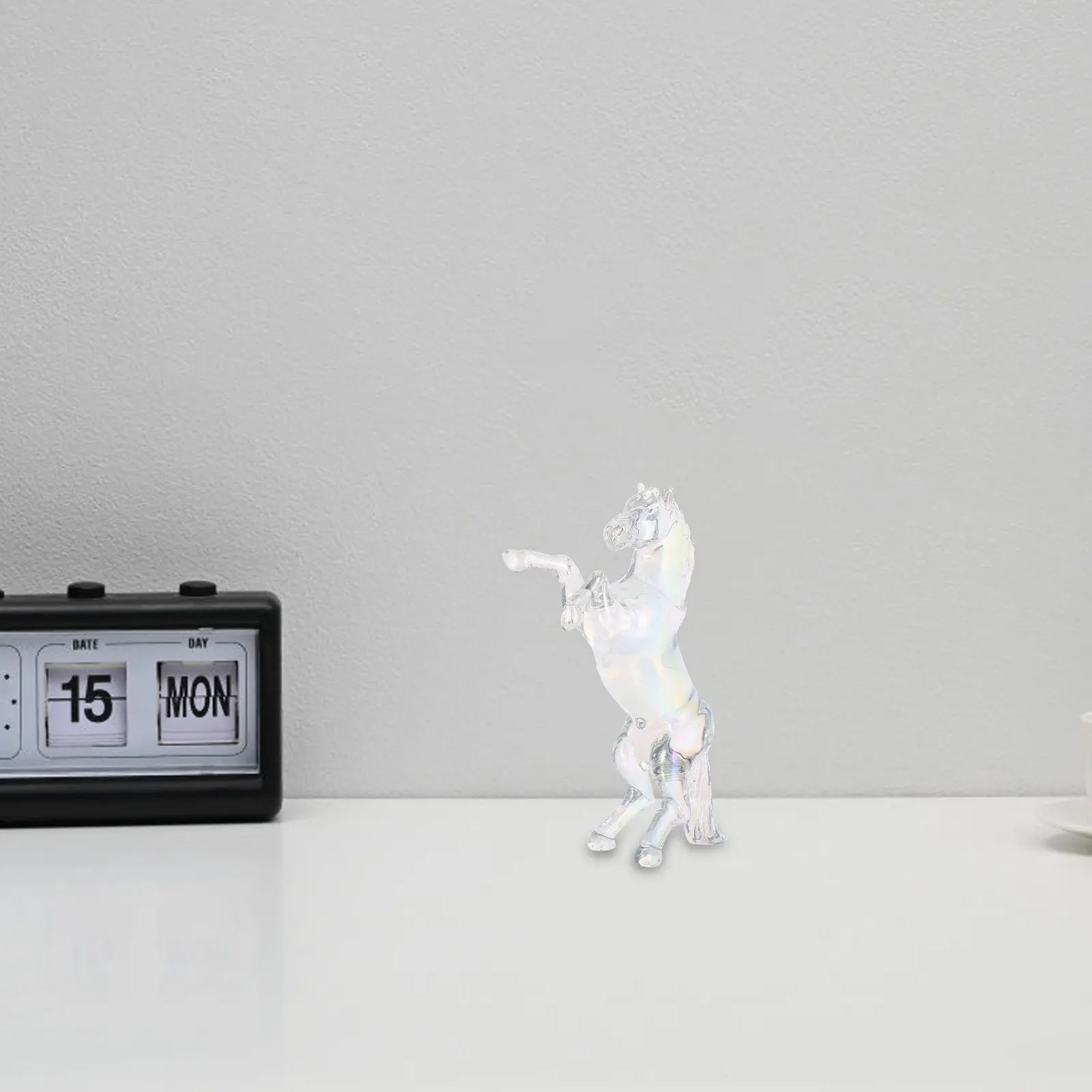 Standing Crystal Horse Statue Elegant Light-Reflecting Sculpture for Office Desk Home Decor Business Space Equestrian Art Decor