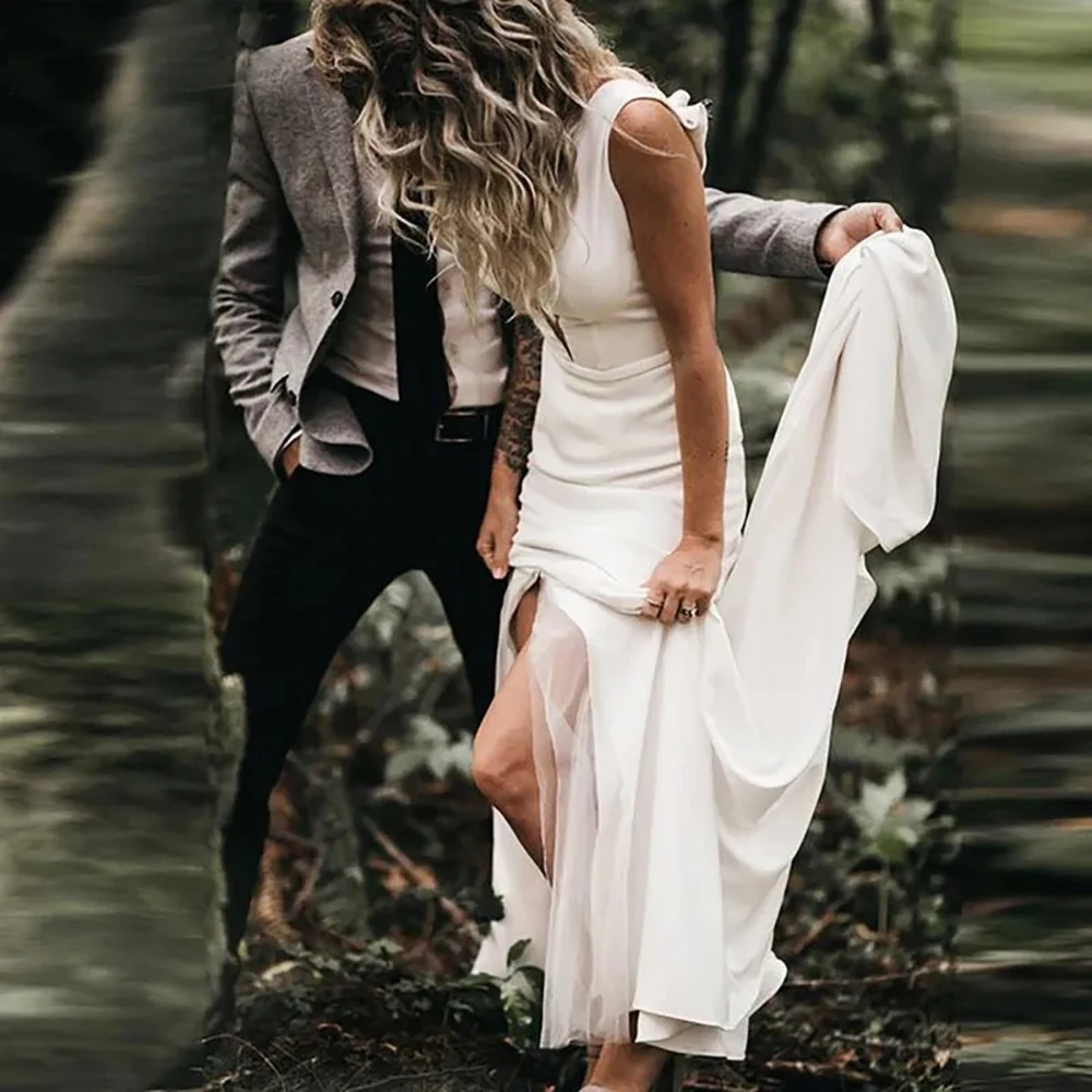 Vestidos de novia largos sin mangas con cuello en V, vestidos de novia hechos a medida, crepé suave, abertura frontal Simple, blanco roto, ajustados, espalda abierta