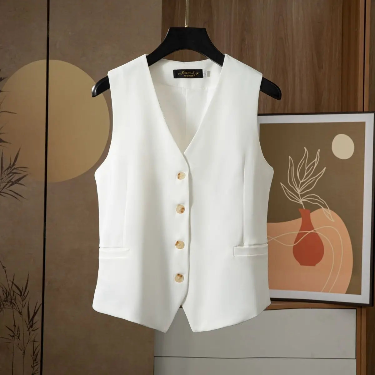 Fashionable Lightweight Women's Vest Spring Autumn 2025 Elegant Style Chinese Production Ladies' Sleeveless Top