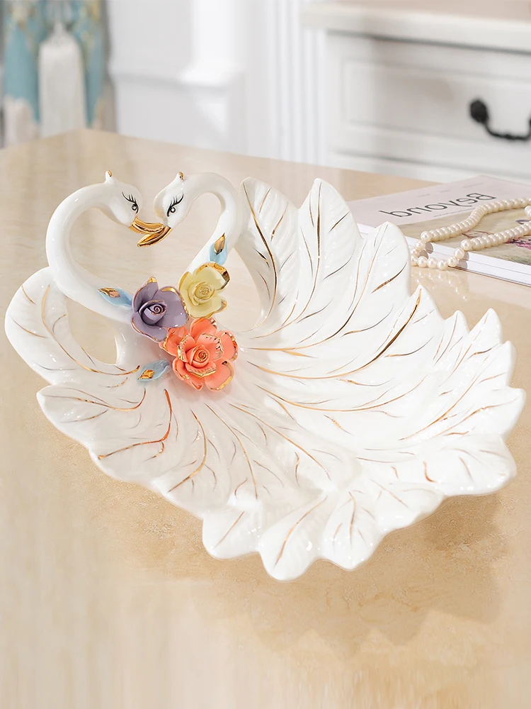 

Swan fruit plate creative modern living room simple ceramic tea table decoration candy marriage European household