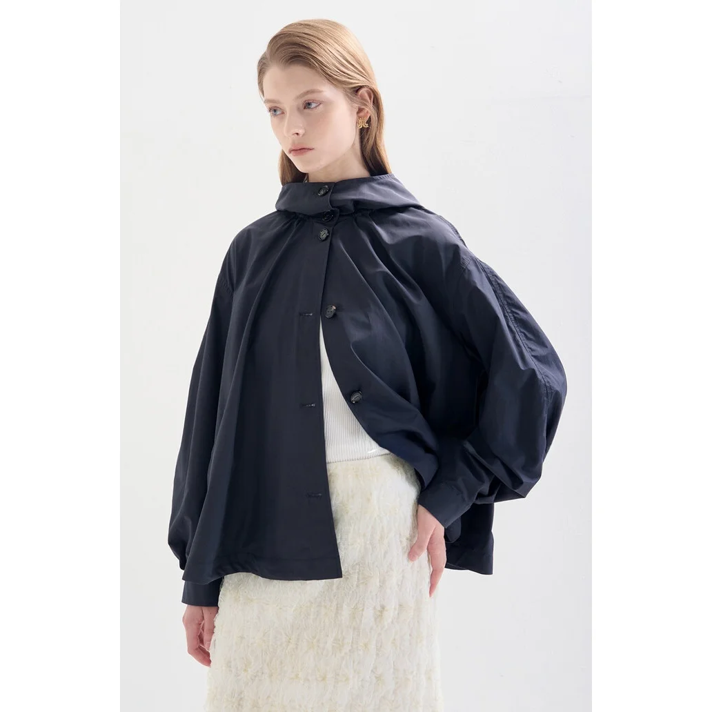 เสื้อแจ็คเก็ตผ้าฝ้ายมีฮู้ดสำหรับผู้หญิง สไตล์ลำลอง ระบายอากาศได้ดี เหมาะสำหรับใส่เดินทาง ดีไซน์กระชับสัดส่วน แฟชั่นต้นฤดูใบไม้ร่วง แต่งกระดุม