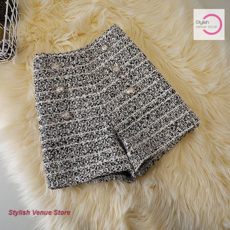 French plaid wool short wide-leg pants female autumn and winter high waist A-shaped boots pants small fragrant casual shorts.
