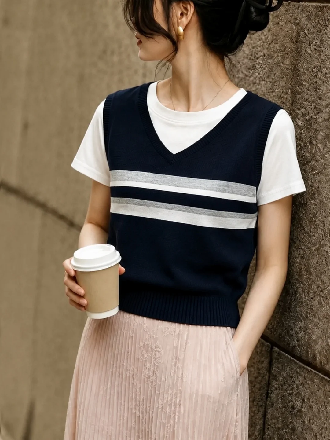 Fashionable Color Block Knitted Top Women's Stylish Fake Two-Piece Soft Korean Style Summer 2026 Commute Style Short Sleeve