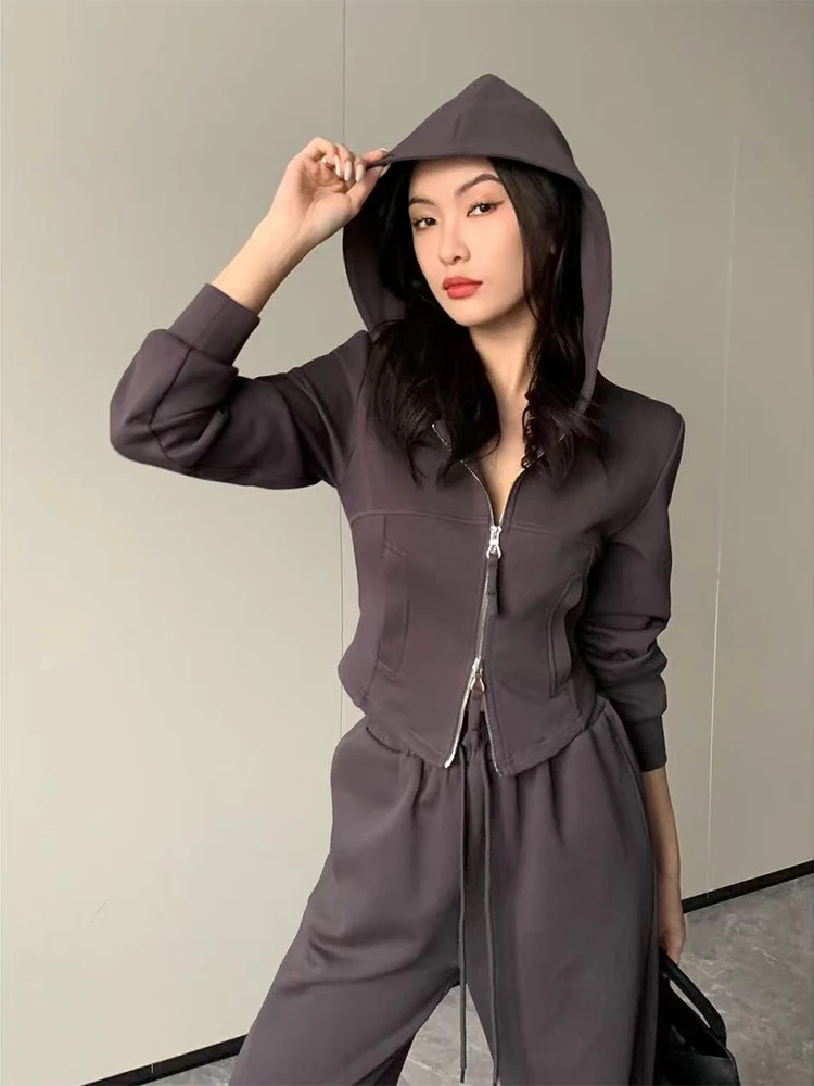 

Стильный комплект из кофейного цвета: худи на молнии и прямые брюки JIJINQI. Спортивный повседневный женский осенний наряд.