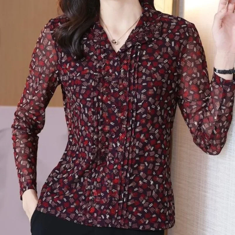 Spring and Autumn Women\'s Pullover V-neck Button Print Loose Fit Long Sleeve Bottom Shirt Fashion Elegant Casual Commuter Tops