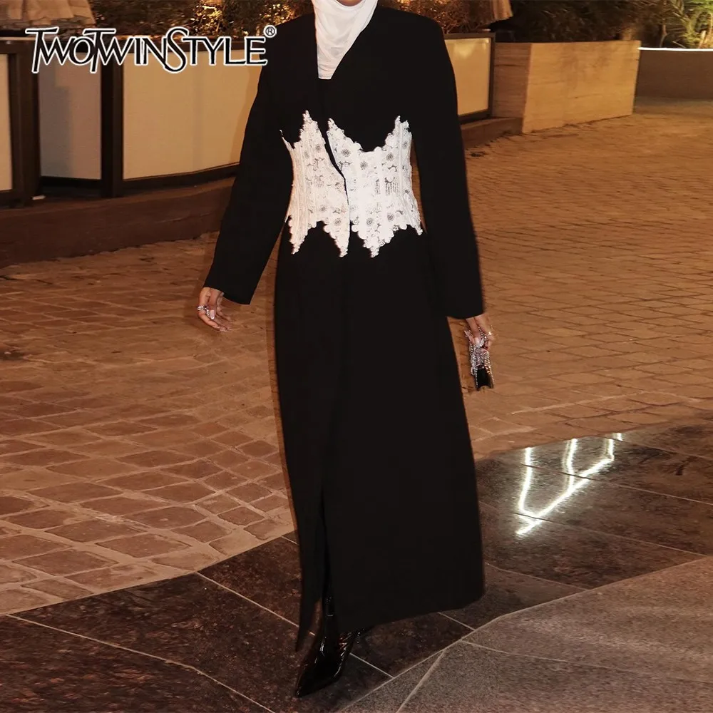 

TWOTWINSTYLE Черная куртка с кружевными вставками, шикарная, женская, с V-образным вырезом, длинными рукавами, свободного кроя, в корейском стиле, для повседневной носки, осенняя мода, новинка