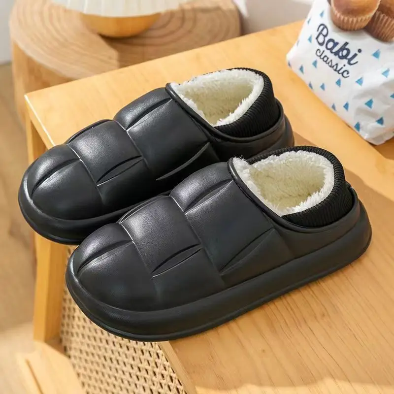 2023 new fashion design hot sale man warm water proof winter slipper for man very hot and very comfortable with different colors