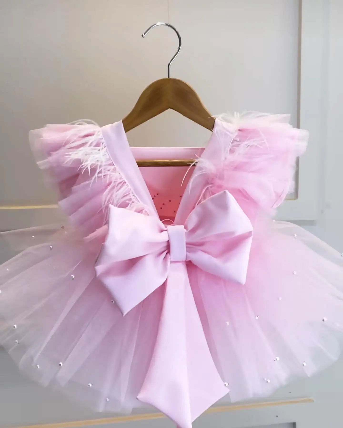 Puffy Pink Flower Girl Dresses Beads Feathers Children Birthday Party Gowns with Bows Tiers Little Girls Infant Baby Dresses