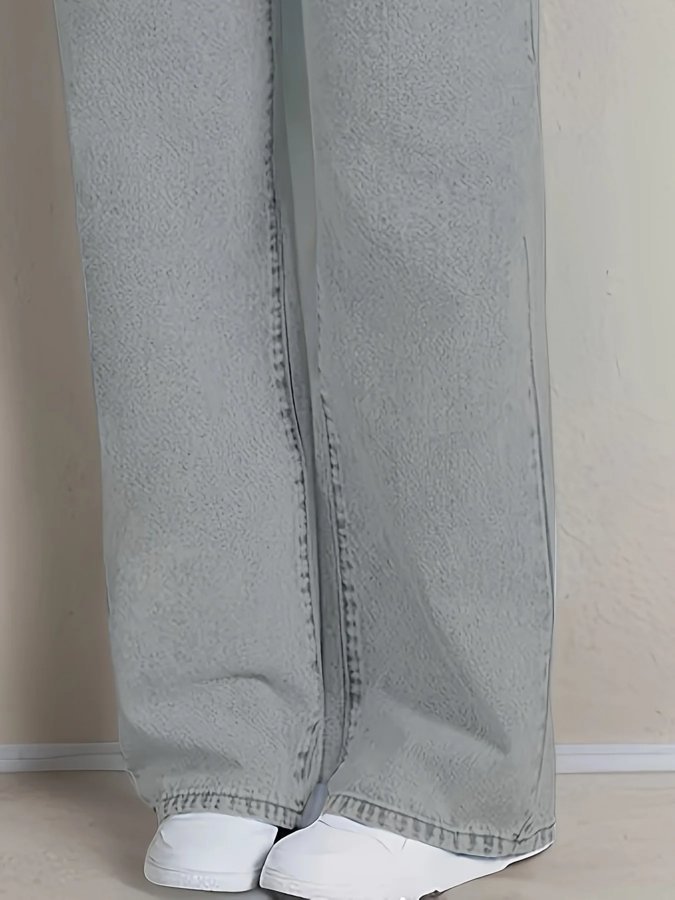 Hellblaue, hoch taillierte, gerade Vintage-Jeans mit Schleifenstickerei