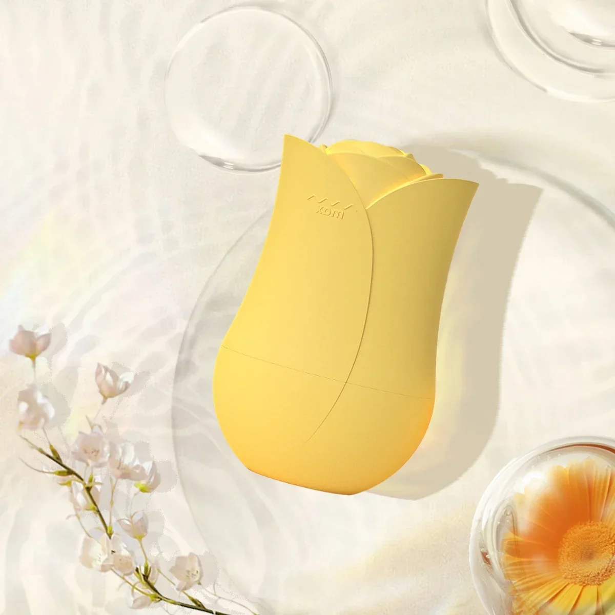 Portable Ice Roller for Face Reusable Ice Face Massager for Eliminate Facial Puffiness In The Morning Easy To Use