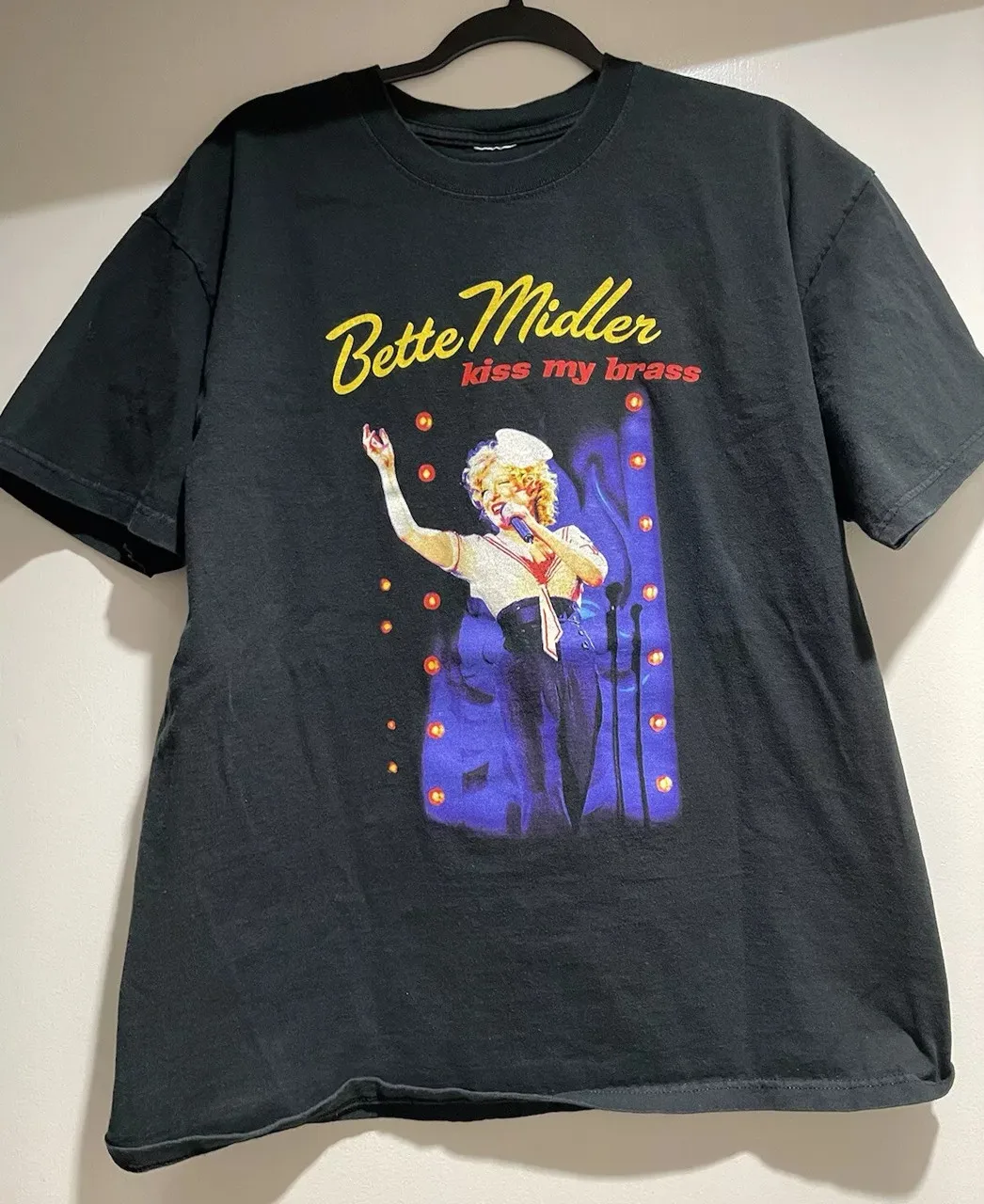 Vintage Bette Midler kiss my brass T Shirt Black All Size S-5Xl BB483